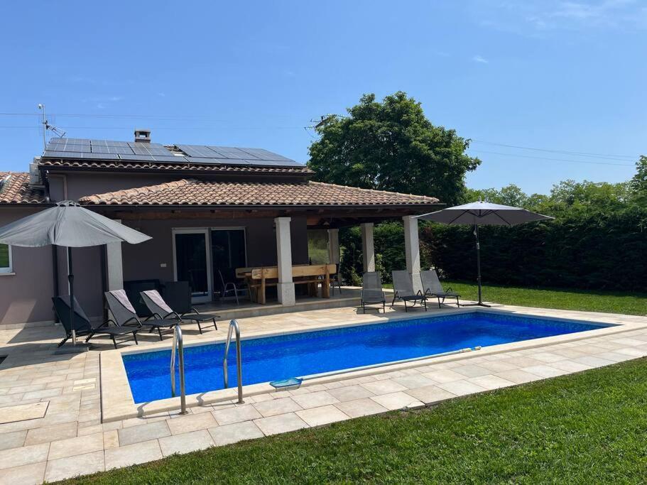 Modern House With Private Pool Villa Žminj Buitenkant foto