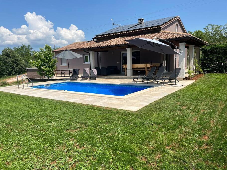 Modern House With Private Pool Villa Žminj Buitenkant foto
